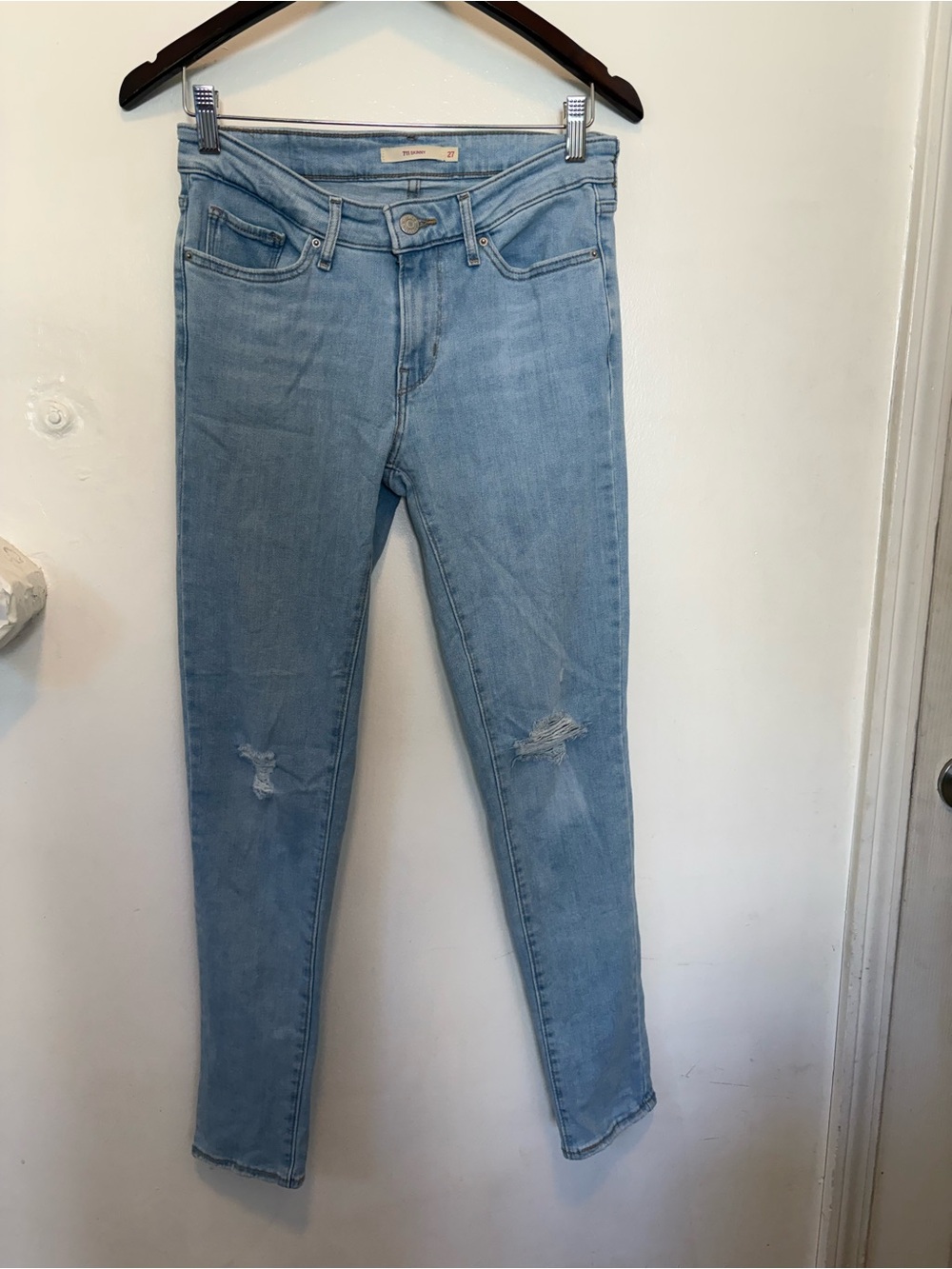 Levi's Light Blue Skinny Jeans with Knee Distress